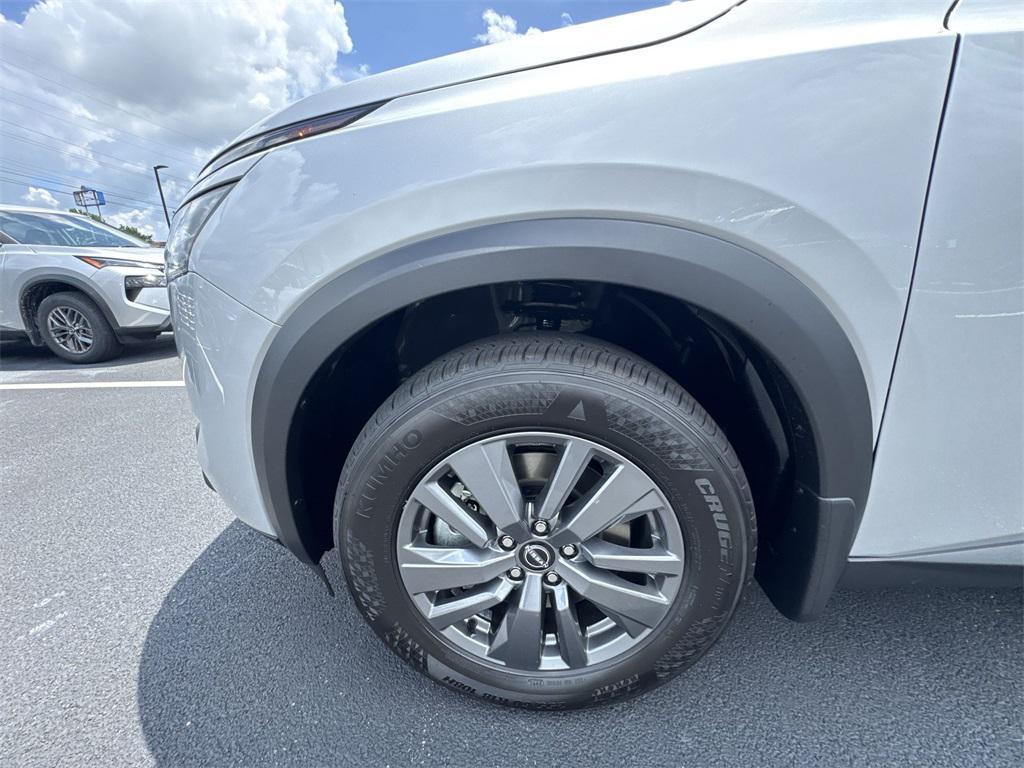 new 2025 Nissan Pathfinder car, priced at $42,163