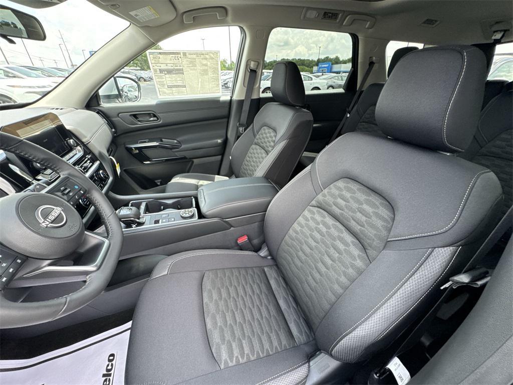 new 2025 Nissan Pathfinder car, priced at $42,163