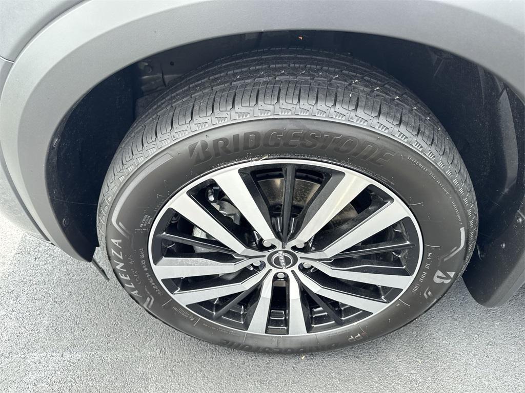 new 2025 Nissan Pathfinder car, priced at $50,174