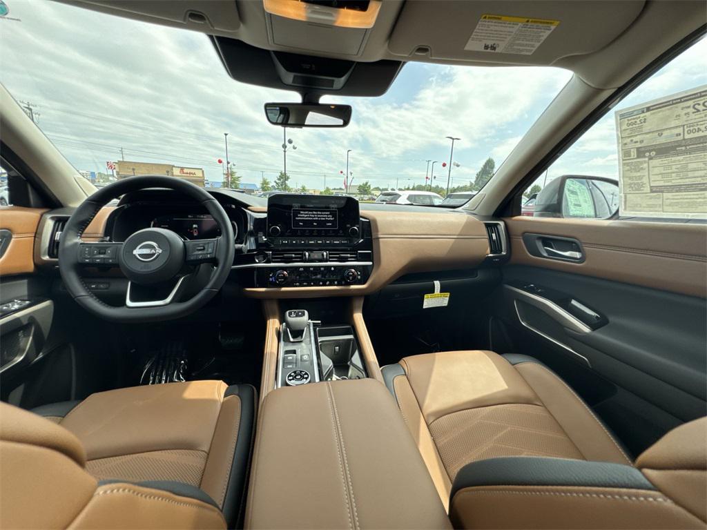 new 2025 Nissan Pathfinder car, priced at $50,174