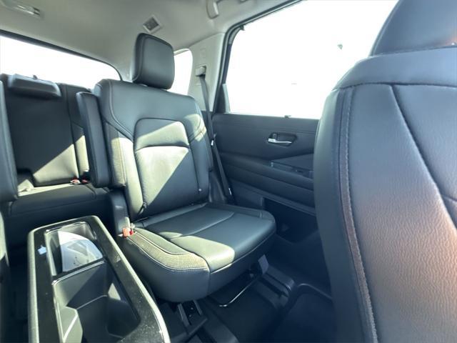new 2025 Nissan Pathfinder car, priced at $44,517