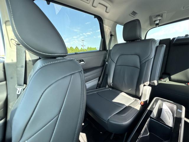 new 2025 Nissan Pathfinder car, priced at $44,517