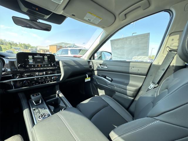 new 2025 Nissan Pathfinder car, priced at $44,517