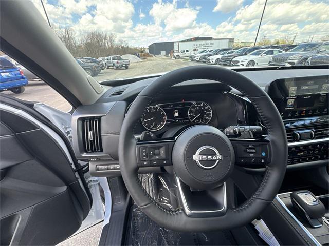 new 2025 Nissan Pathfinder car, priced at $47,963
