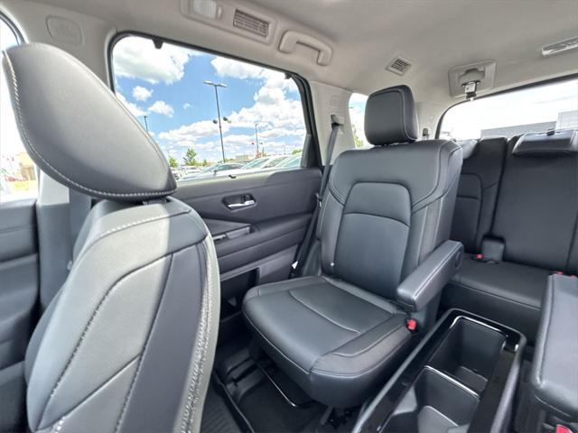 new 2025 Nissan Pathfinder car, priced at $41,842