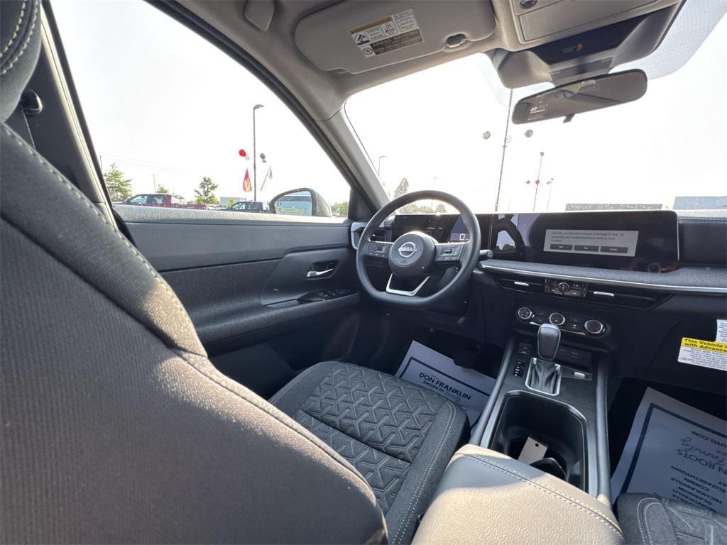new 2025 Nissan Kicks car, priced at $27,156