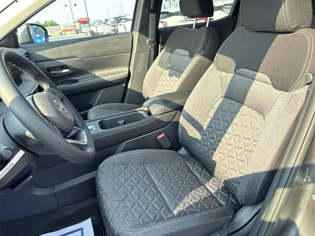 new 2025 Nissan Kicks car, priced at $27,156