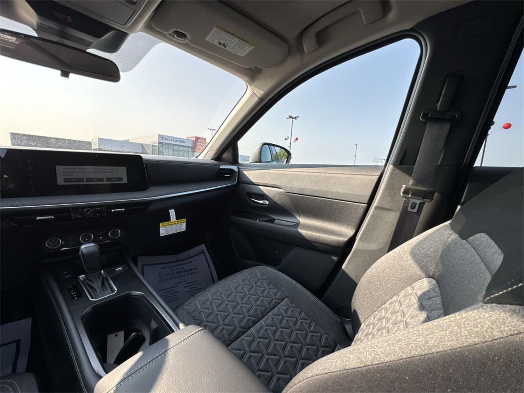 new 2025 Nissan Kicks car, priced at $27,156