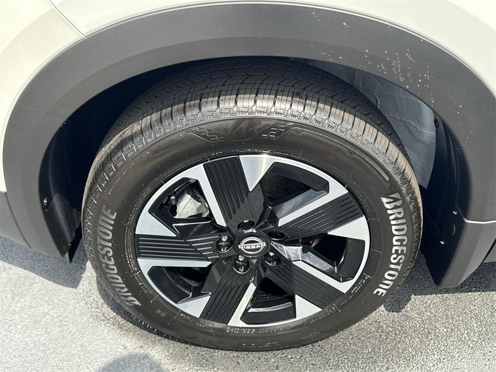 new 2025 Nissan Kicks car, priced at $27,854