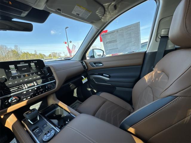 new 2025 Nissan Pathfinder car, priced at $55,490