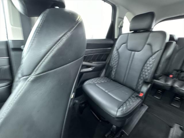 used 2023 Kia Sorento car, priced at $35,977