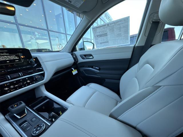 new 2025 Nissan Pathfinder car, priced at $46,657