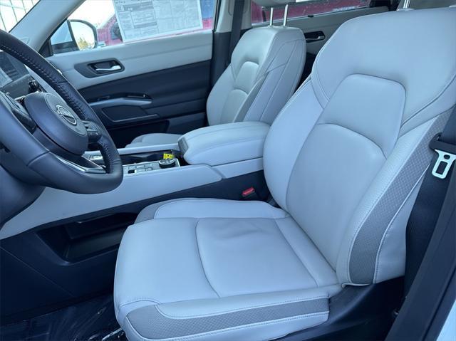 new 2025 Nissan Pathfinder car, priced at $46,657