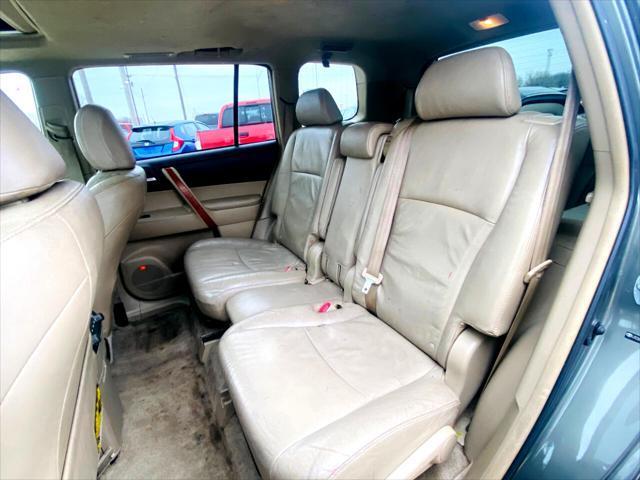 used 2008 Toyota Highlander car, priced at $6,999