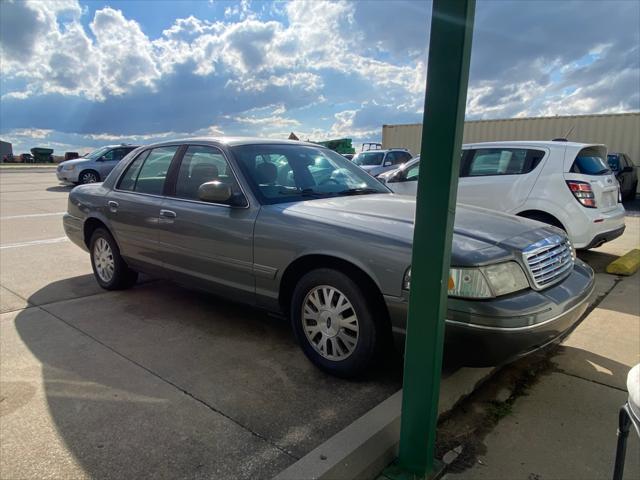 used 2003 Ford Crown Victoria car, priced at $3,999