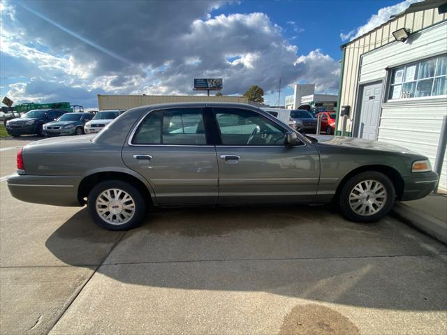 used 2003 Ford Crown Victoria car, priced at $3,999