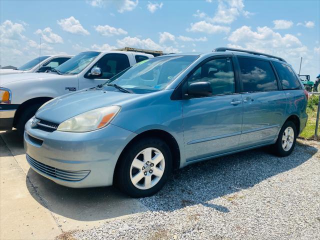 used 2004 Toyota Sienna car, priced at $3,700