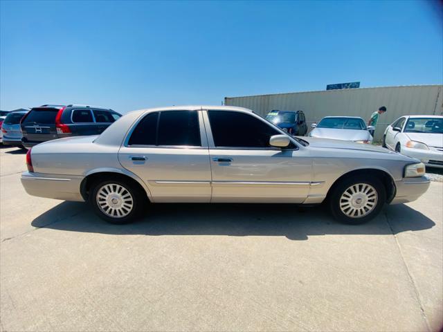 used 2008 Mercury Grand Marquis car, priced at $3,700