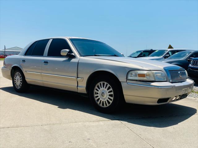 used 2008 Mercury Grand Marquis car, priced at $3,700