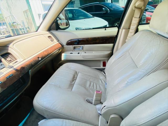 used 2008 Mercury Grand Marquis car, priced at $3,700