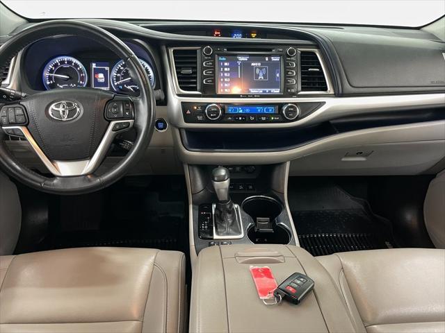 used 2019 Toyota Highlander car, priced at $28,795