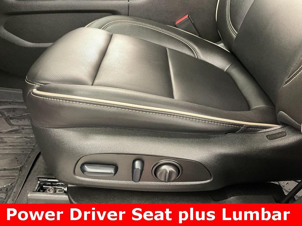 used 2023 Chevrolet Traverse car, priced at $42,995