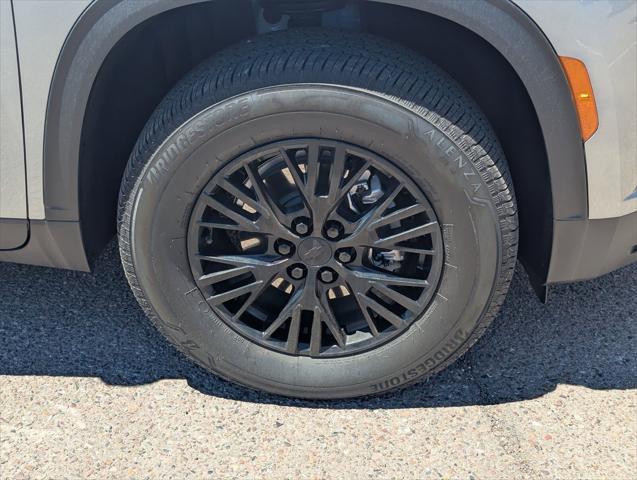 used 2025 Chevrolet Traverse car, priced at $40,681