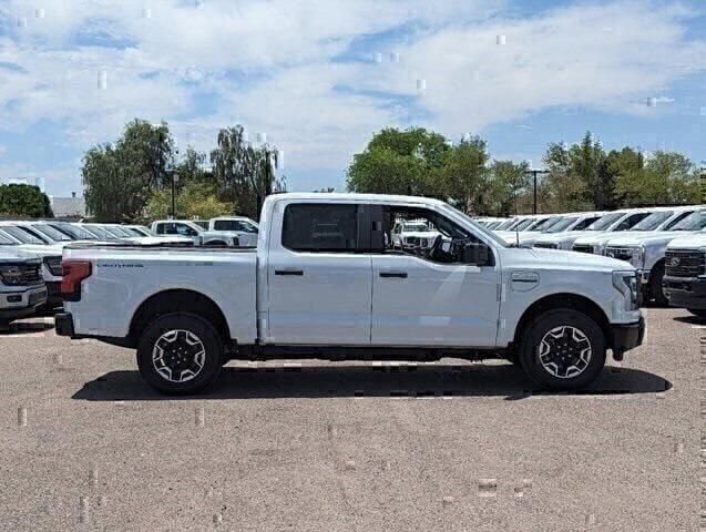 new 2023 Ford F-150 Lightning car