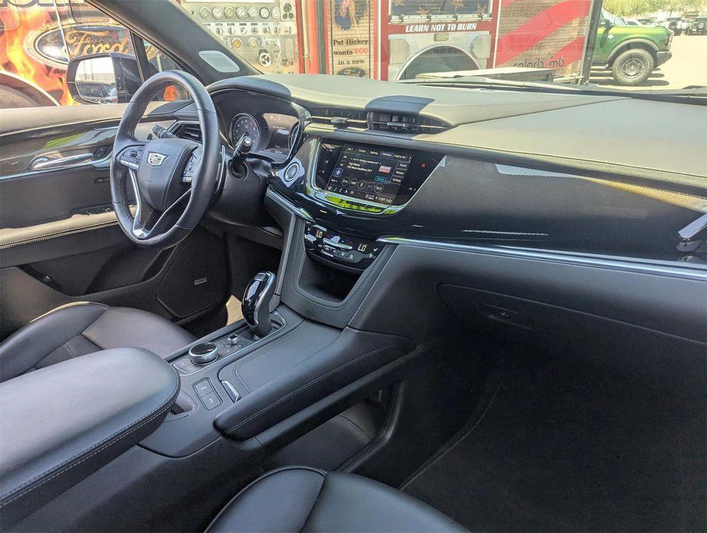 used 2024 Cadillac XT6 car, priced at $48,495