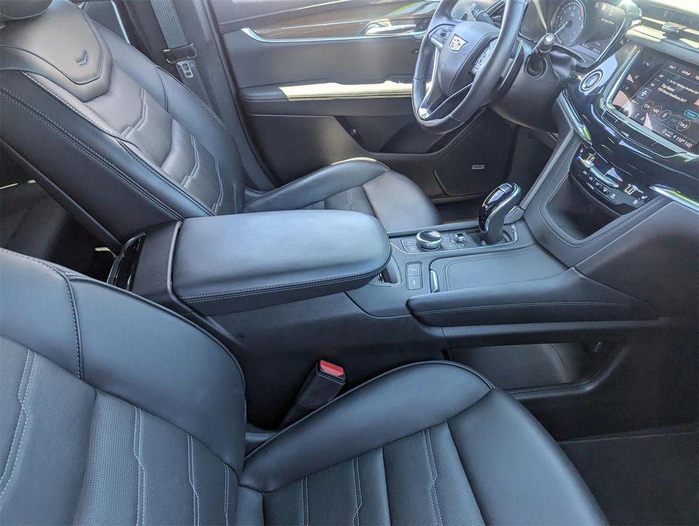 used 2024 Cadillac XT6 car, priced at $48,495