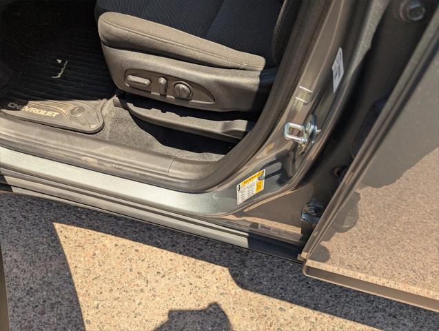 used 2023 Chevrolet Traverse car, priced at $27,995