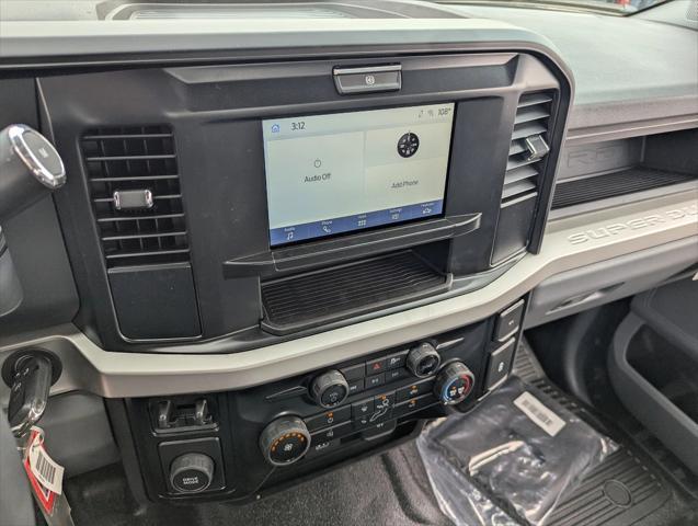 new 2025 Ford F-450 car, priced at $70,940