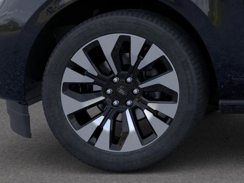 new 2025 Ford Expedition car, priced at $77,255