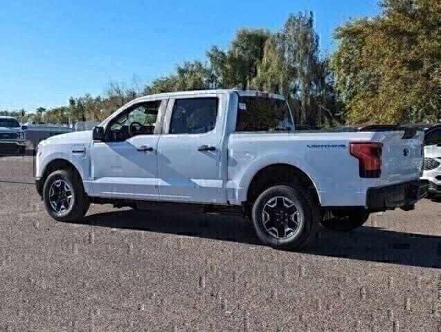 new 2023 Ford F-150 Lightning car