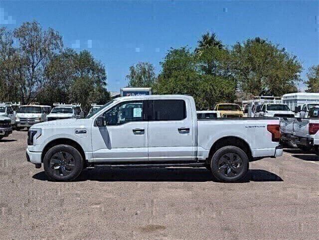 new 2024 Ford F-150 Lightning car