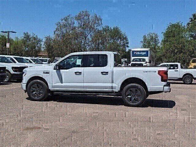 new 2024 Ford F-150 Lightning car