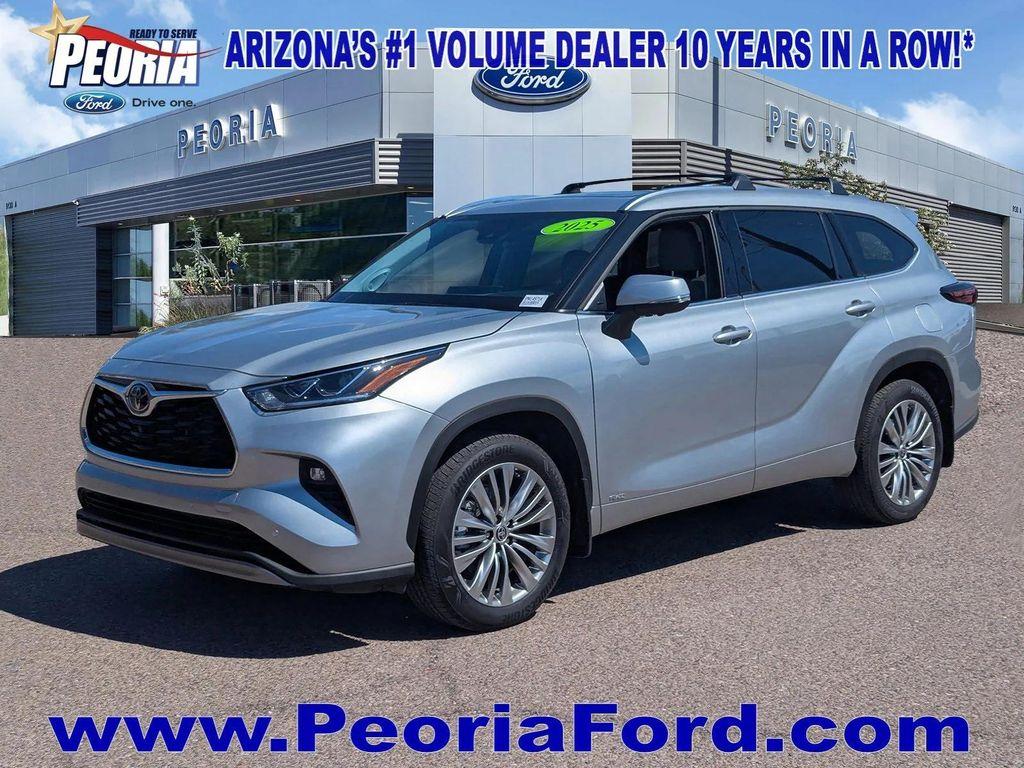 used 2025 Toyota Highlander Hybrid car, priced at $53,987