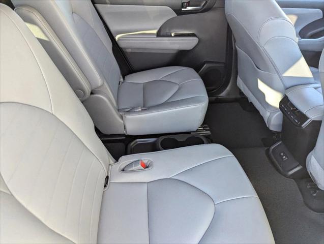 used 2020 Toyota Highlander car, priced at $28,888