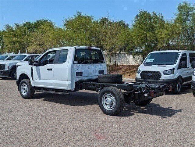 new 2024 Ford F-350 car