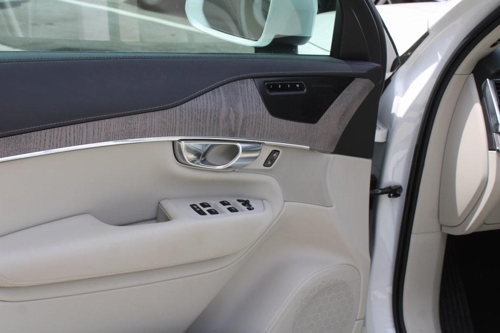 used 2021 Volvo XC90 Recharge Plug-In Hybrid car, priced at $39,988