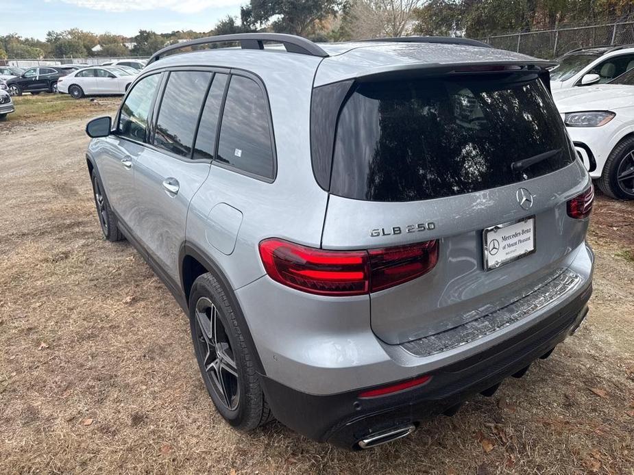 new 2025 Mercedes-Benz GLB 250 car, priced at $54,545