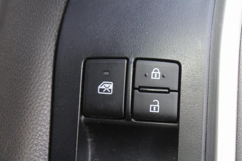 used 2023 Toyota Highlander car, priced at $34,288