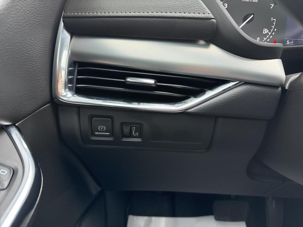 used 2023 Cadillac XT4 car, priced at $30,988
