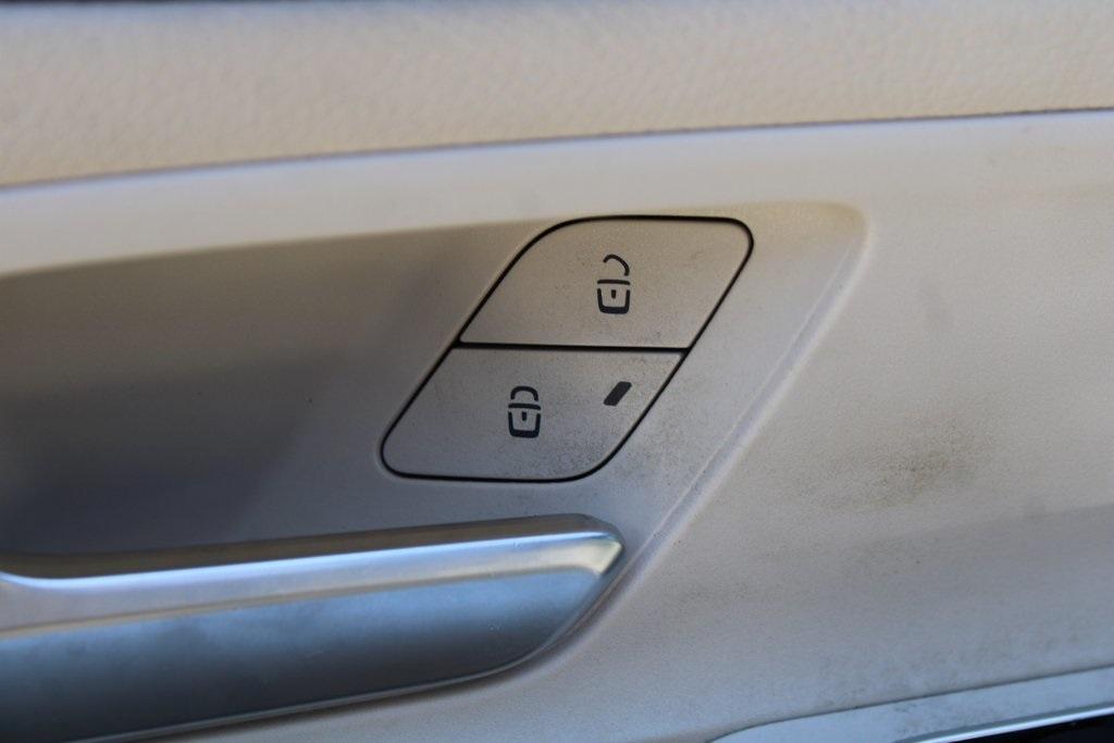 used 2021 Mercedes-Benz GLB 250 car, priced at $28,988