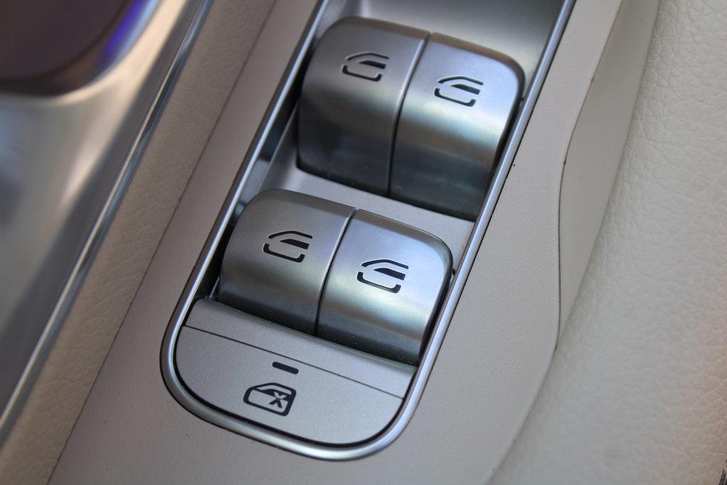 used 2024 Mercedes-Benz GLE 450 Plug-In Hybrid car, priced at $68,988