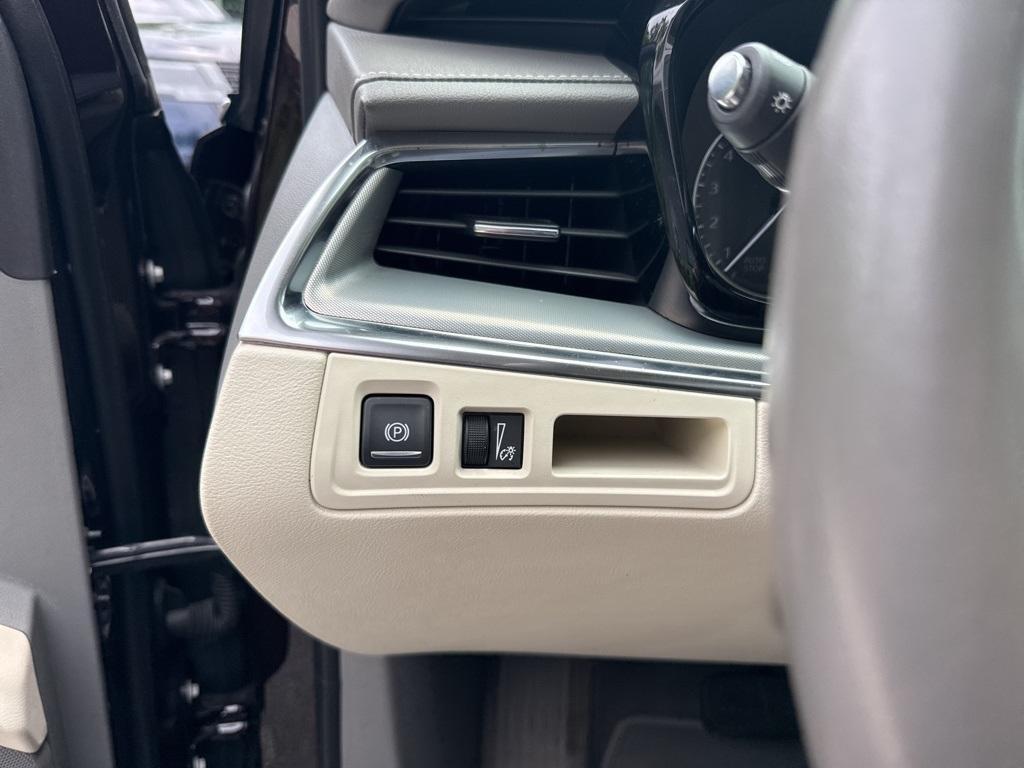 used 2021 Cadillac XT5 car, priced at $34,988