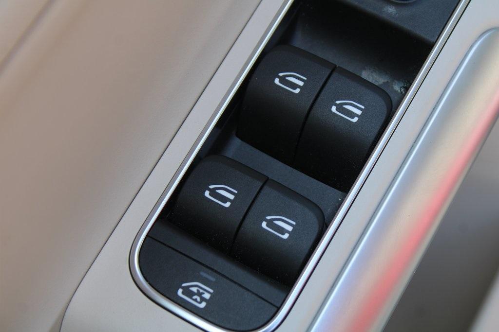 used 2025 Mercedes-Benz GLA 250 car, priced at $47,988