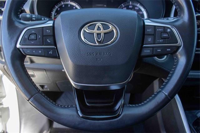 used 2021 Toyota Highlander car, priced at $23,991