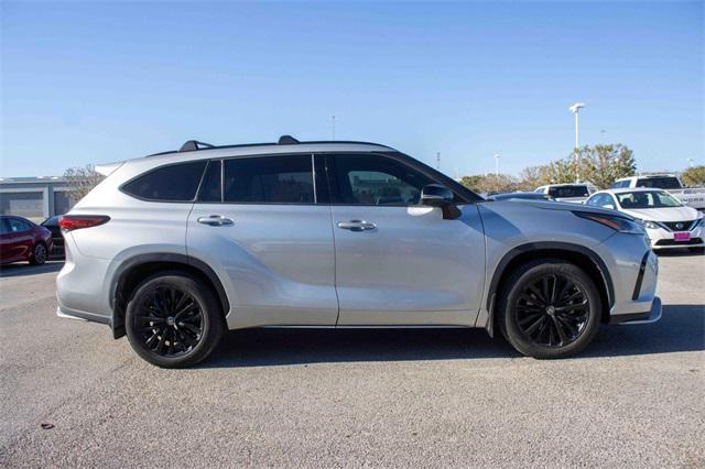 used 2023 Toyota Highlander car, priced at $37,675