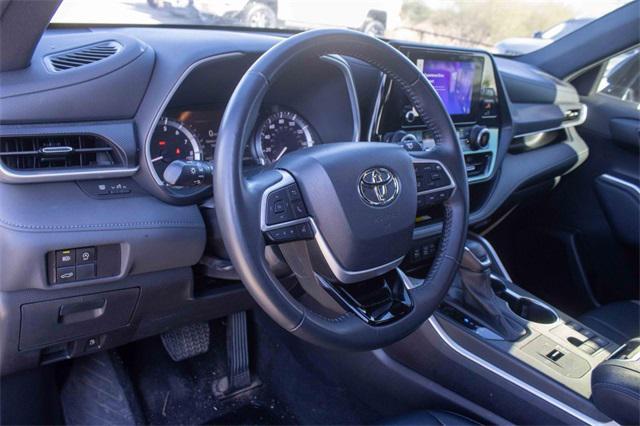 used 2023 Toyota Highlander car, priced at $37,675